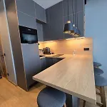 Near Airport, Free Parking *