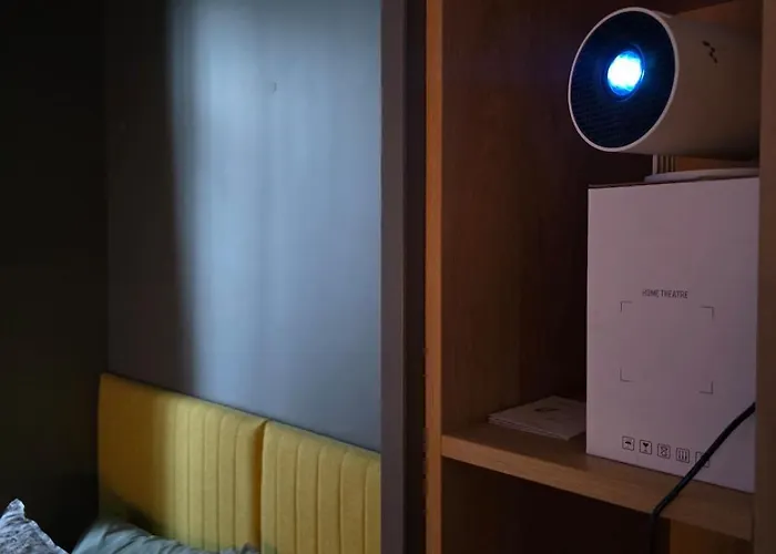 Near Airport, Free Parking *